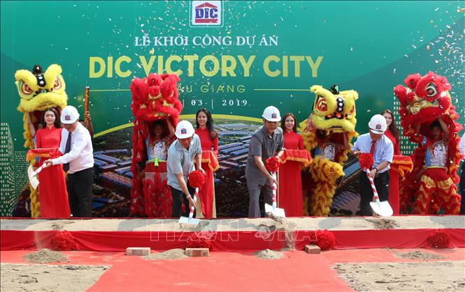 Trong ảnh: Lễ khởi công dự án. Ảnh: Duy Khương – TTXVN