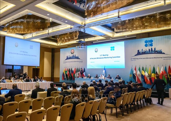 Trong ảnh: Toàn cảnh cuộc họp Ủy ban giám sát hỗn hợp các nước OPEC và ngoài OPEC lần thứ 13 tại Baku, Azerbaijan, ngày 18/3/2019. Ảnh: AFP/ TTXVN