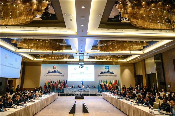 Trong ảnh: Toàn cảnh cuộc họp Ủy ban giám sát hỗn hợp các nước OPEC và ngoài OPEC lần thứ 13 tại Baku, Azerbaijan, ngày 18/3/2019. Ảnh: AFP/ TTXVN