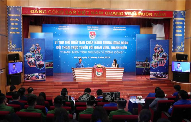 Trong ảnh: Bí thư thứ nhất Trung ương Đoàn TNCS Hồ Chí Minh Lê Quốc Phong đối thoại trực tuyến với đoàn viên, thanh niên. Ảnh: Văn Điệp – TTXVN