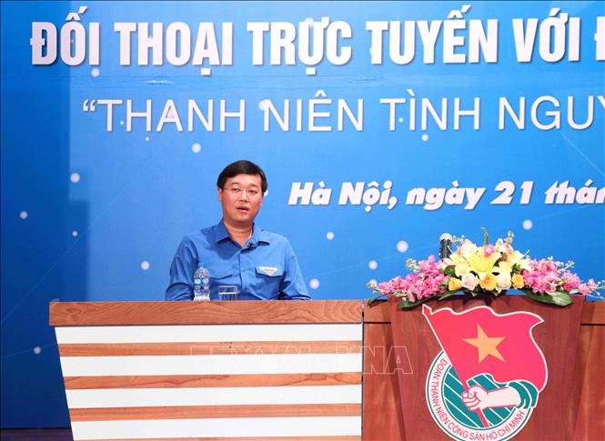 Trong ảnh: Bí thư thứ nhất Trung ương Đoàn TNCS Hồ Chí Minh Lê Quốc Phong đối thoại trực tuyến tại điểm cầu Hà Nội. Ảnh: Văn Điệp – TTXVN