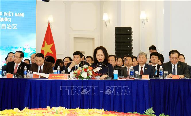 Trong ảnh: Đoàn đại biểu tỉnh Lạng Sơn, do Bí thư Tỉnh ủy Lâm Thị Phương Thanh dẫn đầu, tham dự hội đàm. Ảnh: Thái Thuần - TTXVN  