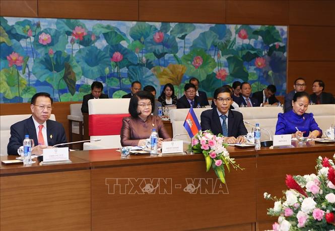 Trong ảnh: Phó Chủ tịch thứ hai Quốc hội Vương quốc Campuchia Khuon Sudary (thứ hai từ trái sang) tại buổi hội đàm.  Ảnh: Dương Giang - TTXVN