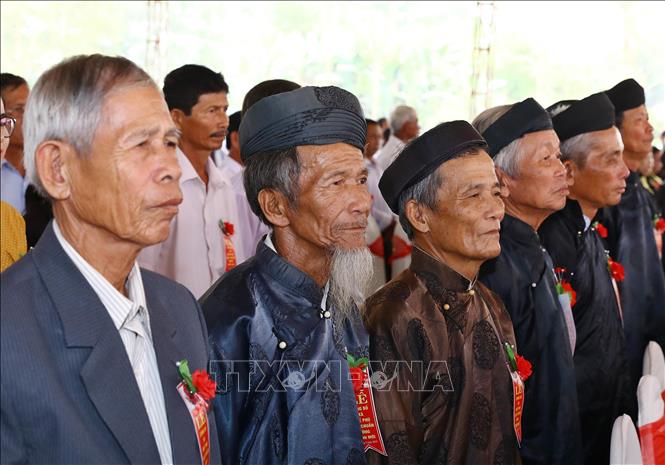 Trong ảnh: Các đại biểu và nhân dân xã Quế Phú tham dự buổi lễ. Ảnh: Thống Nhất – TTXVN
