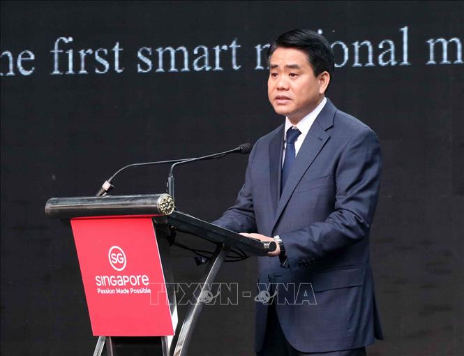 Photo: Chairman of Hanoi People’s Committee Nguyen Duc Chung speaks at the festival’s opening ceremony. VNA Photo: Văn Điệp 