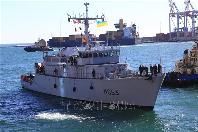 Trong ảnh (do Lực lượng vũ trang Ukraine cung cấp): Tàu chiến M653 Capricorne của Pháp tới cảng Odessa của Ukraine, tham gia cuộc tập trận hải quân chung, ngày 23/3/2019. Ảnh: TTXVN phát