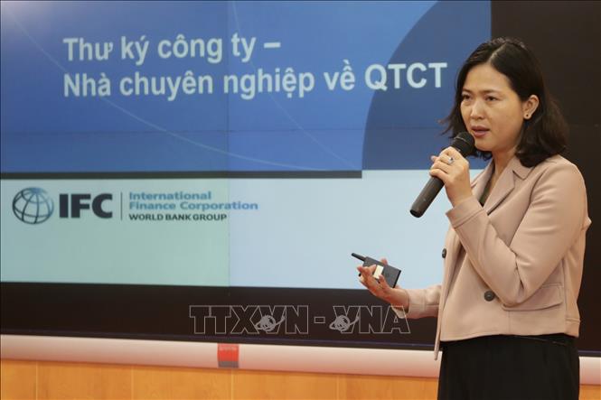 Trong ảnh: Bà Nguyễn Nguyệt Anh, Trưởng nhóm công tác của IFC trình bày tham luận. Ảnh: Trần Việt - TTXVN