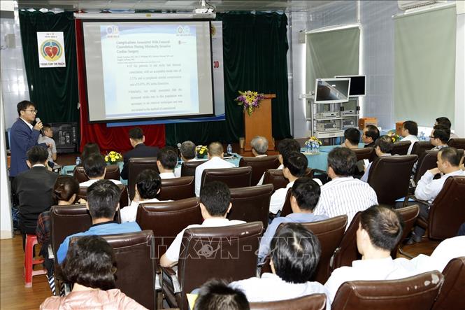Trong ảnh: Quang cảnh  chương trình đào tạo về phẫu thuật tim nội soi với công nghệ 3D tại bệnh viện E. Ảnh: Dương Ngọc – TTXVN