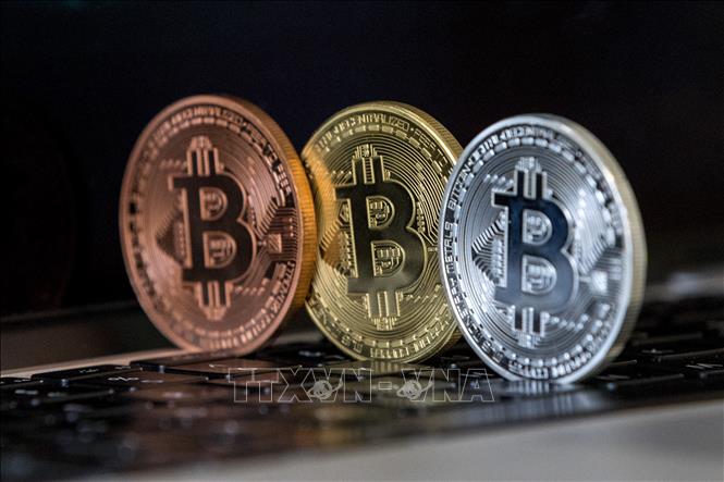 Trong ảnh (tư liệu): Đồng Bitcoin tại Tel Aviv, Israel, ngày 6/2/2018. Ảnh: AFP/ TTXVN
