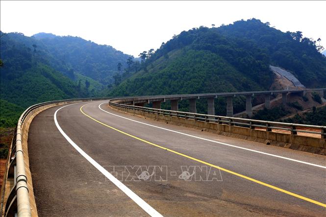 Trong ảnh: Cầu vượt Km 36 trên tuyến đã hoàn thành. Ảnh: Huy Hùng - TTXVN
