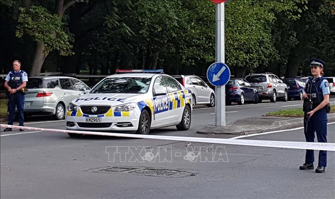 Trong ảnh: Cảnh sát phong tỏa hiện trường vụ xả súng tại Christchurch, New Zealand, ngày 15/3/2019. Ảnh: AFP/ TTXVN
