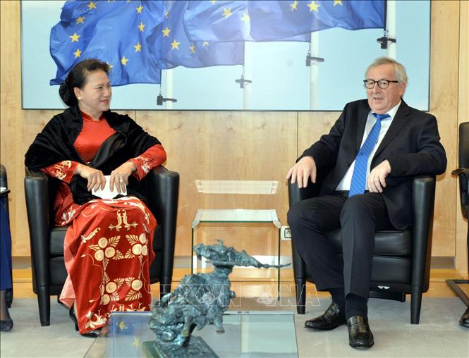 Trong ảnh: Chủ tịch Quốc hội Nguyễn Thị Kim Ngân hội kiến Chủ tịch Ủy ban châu Âu Jean-Claude Juncker. Ảnh: Trọng Đức - TTXVN