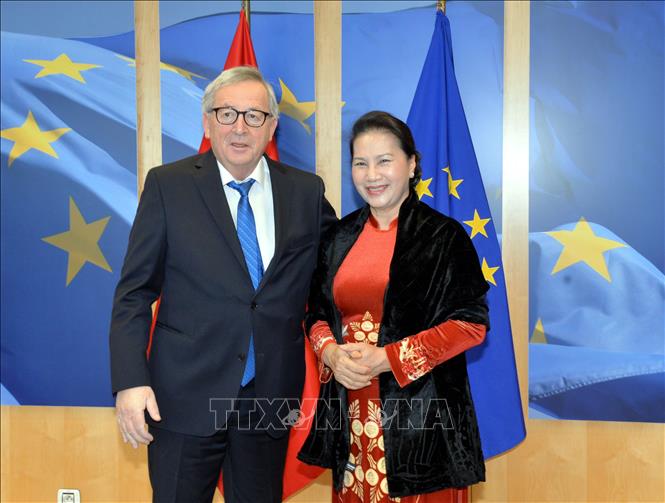 Trong ảnh: Chủ tịch Quốc hội Nguyễn Thị Kim Ngân hội kiến Chủ tịch Ủy ban châu Âu Jean-Claude Juncker. Ảnh: Trọng Đức - TTXVN