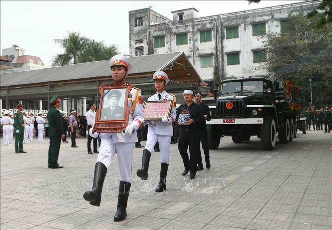 Trong ảnh: Lễ truy điệu và đưa tang đồng chí Trung tướng Đồng Sỹ Nguyên về nơi an nghỉ cuối cùng. Ảnh: Doãn Tấn - TTXVN