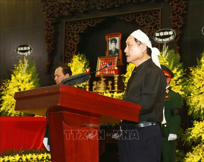 Trong ảnh: Đại diện gia đình đồng chí Trung tướng Đồng Sỹ Nguyên nói lời cảm ơn. Ảnh: Doãn Tấn - TTXVN