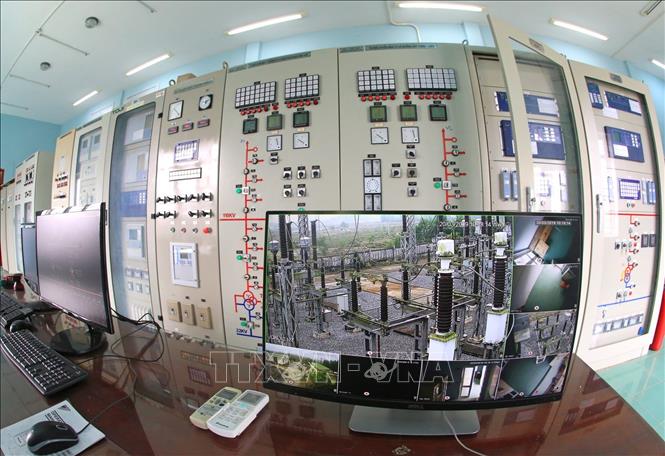 Trong ảnh: Trạm biến áp không người trực 110 kV Đông Hà do Công ty Điện lực Quảng Trị (Tổng Công ty Điện lực miền Trung) quản lý vận hành đã được áp dụng phần mềm thu thập dữ liệu đo đếm. Ảnh: Ngọc Hà - TTXVN
