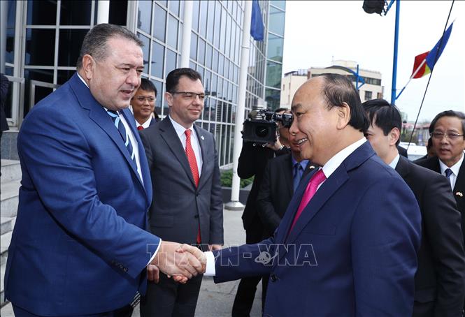 Trong ảnh: Thủ tướng Nguyễn Xuân Phúc và các đại biểu tham dự điễn đàn. Ảnh: Thống Nhất –TTXVN
