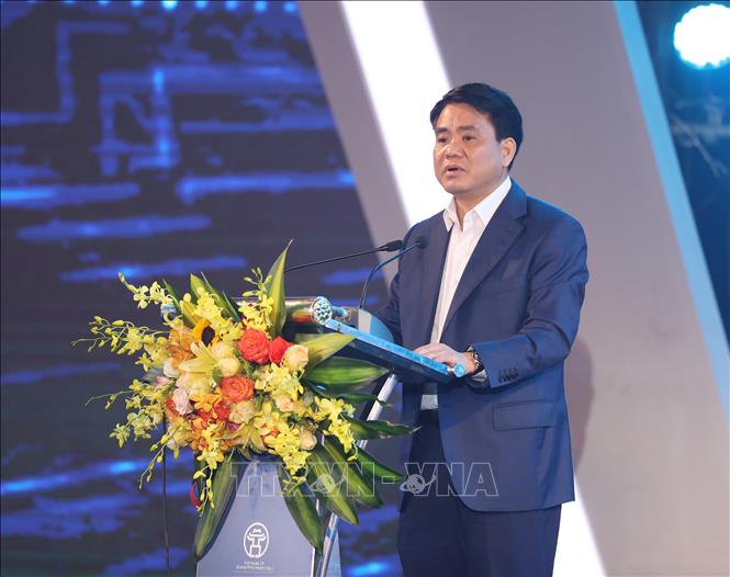 Trong ảnh: Chủ tịch UBND TP Hà Nội Nguyễn Đức Chung nhấn mạnh thông điệp: Đã uống rượu bia thì không được lái xe; Phải đội mũ bảo hiểm khi tham gia giao thông và phải thắt dây an toàn khi ngồi trên ô tô. Ảnh: Lâm Khánh – TTXVN