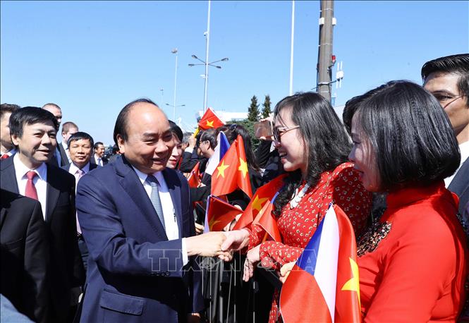 Thủ tướng Nguyễn Xuân Phúc và Phu nhân cùng đoàn đại biểu ...
