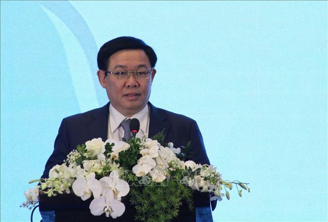 Trong ảnh: Đồng chí Vương Đình Huệ, Ủy viên Bộ Chính trị, Phó Thủ tướng Chính phủ, Trưởng ban Chỉ đạo Đổi mới, Phát triển kinh tế tập thể, Hợp tác xã phát biểu tại lễ khai mạc diễn đàn. Ảnh: Xuân Dự - TTXVN