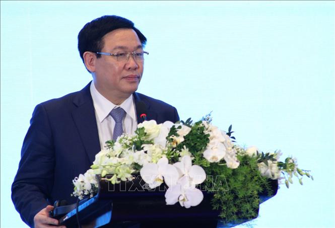 Trong ảnh: Đồng chí Vương Đình Huệ, Ủy viên Bộ Chính trị, Phó Thủ tướng Chính phủ, Trưởng ban Chỉ đạo Đổi mới, Phát triển kinh tế tập thể, Hợp tác xã phát biểu tại lễ khai mạc diễn đàn. Ảnh: Xuân Dự - TTXVN