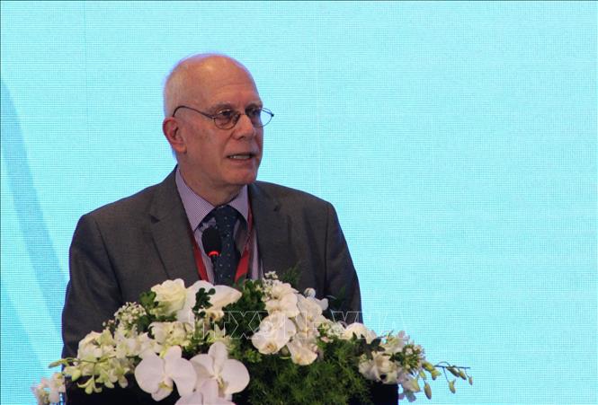 Trong ảnh: Ông Bruno Roelants, Tổng giám đốc Liên minh Hợp tác xã Quốc tế phát biểu tại lễ khai mạc diễn đàn. Ảnh: Xuân Dự - TTXVN  
