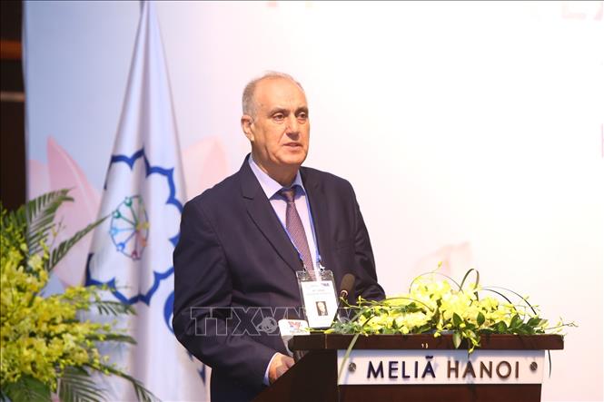 Trong ảnh: Ngài Aslan Aslanov, Chủ tịch OANA, Tổng giám đốc Hãng thông tấn AZERTAC (Azerbaijan) phát biểu. Ảnh: Minh Quyết - TTXVN