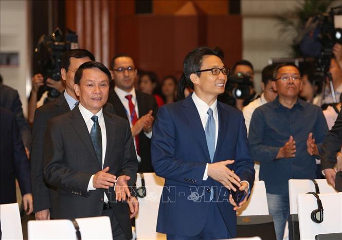 Trong ảnh: Phó Thủ tướng Vũ Đức Đam đến dự khai mạc Hội nghị Ban Chấp hành OANA lần thứ 44. Ảnh: Dương Giang - TTXVN