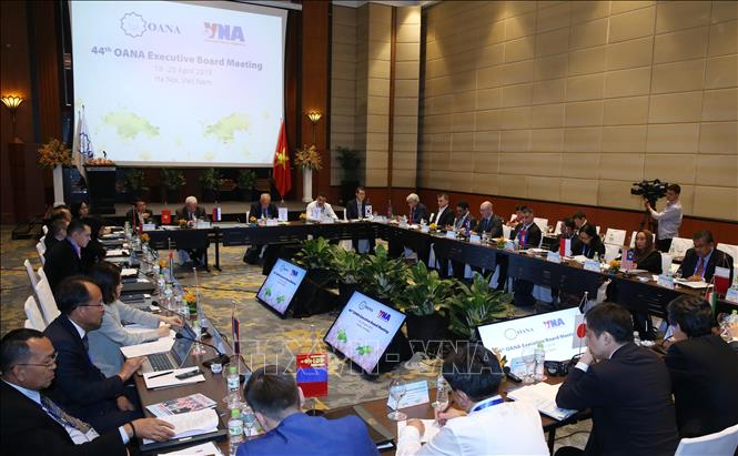Trong ảnh: Các đại biểu tại phiên thảo luận về thách thức và các giải pháp nâng cao hiệu quả đối với các hãng thông tấn trong kỷ nguyên số. Ảnh: Lâm Khánh - TTXVN