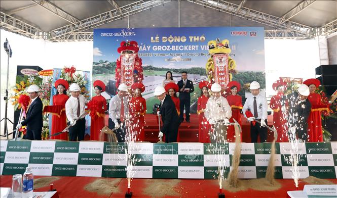 Trong ảnh: Nghi thức động thổ xây dựng Nhà máy Groz – Beckert Việt Nam II (giai đoạn 2). Ảnh: Tuấn Linh - TTXVN phát