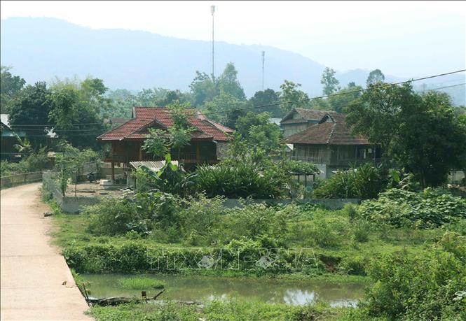 Trong ảnh: Bình yên một góc bản Lĩnh của xã Mường Pồn. Ảnh: Xuân Tiến-TTXVN.