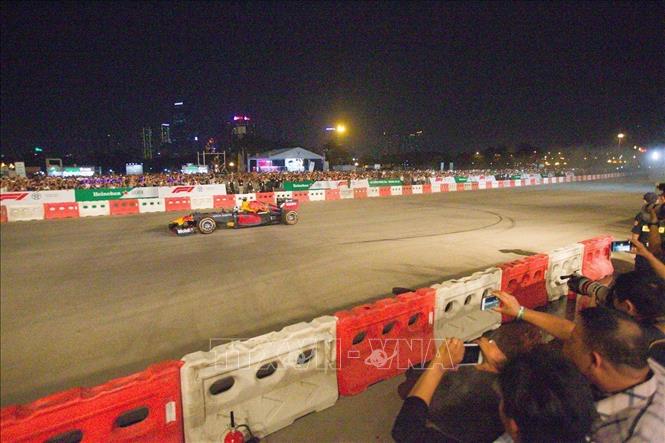 Photo: A view from the side of the race road at My Dinh Stadium. VNA Photo: Trọng Đạt