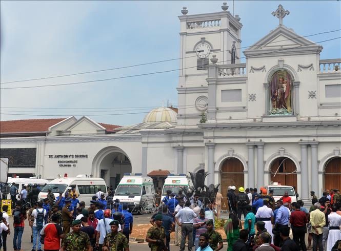 Trong ảnh: Hiện trường vụ nổ tại một nhà thờ ở Colombo, Sri Lanka, ngày 21/4/2019. Ảnh: AFP/ TTXVN