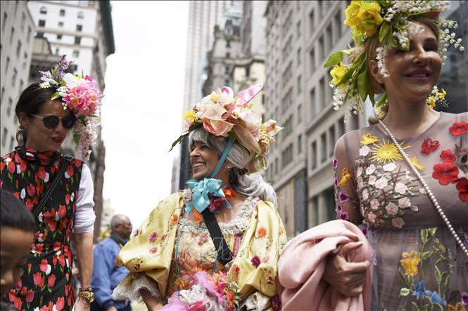 Trong ảnh: Người dân New York tham gia Diễu hành Lễ Phục sinh 2019 ngày 21/4. Ảnh: THX/TTXVN