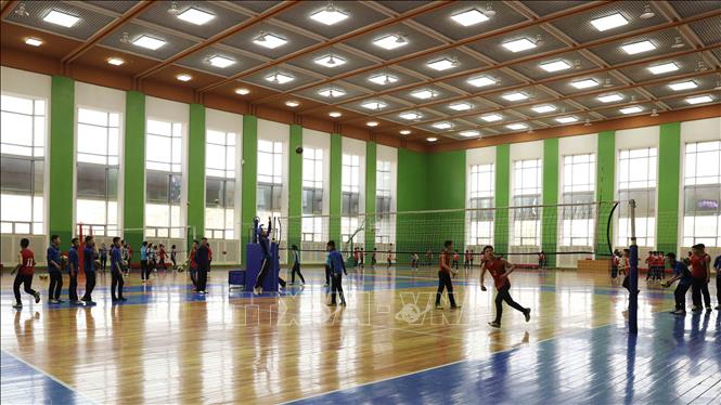 Trong ảnh: Học sinh học môn thể thao yêu thích ở trường học. Ảnh: Phương Hoa - TTXVN