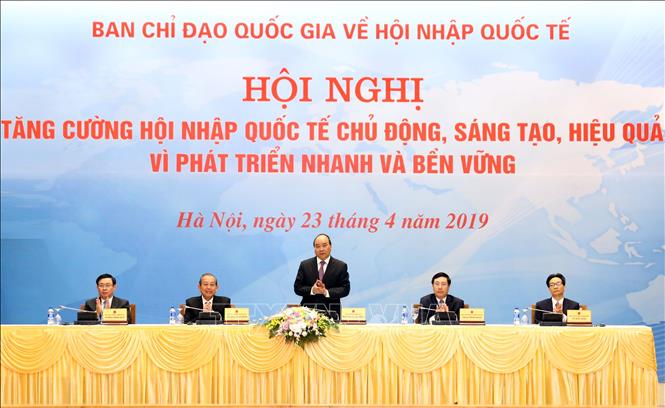 Trong ảnh: Thủ tướng Nguyễn Xuân Phúc, Trưởng Ban Chỉ đạo quốc gia về hội nhập quốc tế chủ trì hội nghị. Ảnh: Thống Nhất – TTXVN