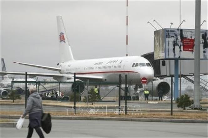Trong ảnh: Máy bay của Hãng hàng không Triều Tiên Air Koryo tại sân bay quốc tế Vladivostok (Nga) ngày 23/4/2019. Ảnh: KYODO/TTXVN