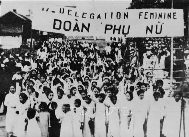 Trong ảnh: Ngày 1/5/1938, hơn 25 vạn nhân dân Hà Nội đã tổ chức mít tinh, diễu hành chào mừng Ngày Quốc tế Lao động và đòi quyền tự do, dân chủ. Ảnh: Tư liệu TTXVN
