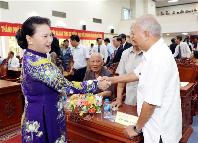 Trong ảnh: Chủ tịch Quốc hội Nguyễn Thị Kim Ngân với các đại biểu tham dự buổi lễ. Ảnh: Trọng Đức – TTXVN