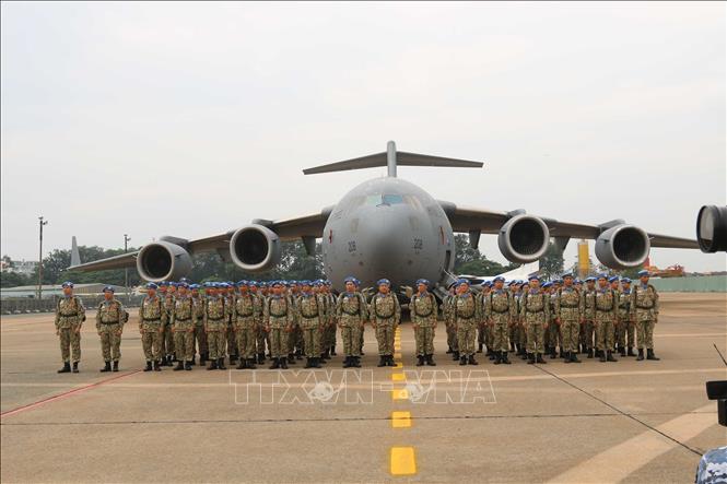 Trong ảnh: Ngày 1/10/2018, tại Thành phố Hồ Chí Minh, Bộ Quốc phòng tổ chức Lễ xuất quân Bệnh viện dã chiến cấp 2 số 1 lên đường thực hiện nhiệm vụ tại Phái bộ gìn giữ hòa bình Liên hợp quốc ở Nam Sudan. Việc Việt Nam cử quân đội tham gia Lực lượng gìn giữ hòa bình của Liên hợp quốc có ý nghĩa to lớn, chứng minh sự đóng góp của Việt Nam đối với hòa bình thế giới, là vinh dự và trách nhiệm của Việt Nam trước cộng đồng quốc tế, qua đó tạo được hình ảnh, vị thế của mình trên trường quốc tế. Ảnh: Thanh Vũ - TTXVN