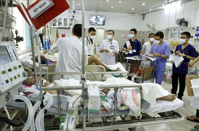 Trong ảnh: Trong 5 ngày nghỉ lễ, khoa Cấp cứu A9- Bệnh viện Bạch Mai cứu sống nhiều trường hợp bệnh nhân đột quỵ trong tình trạng bệnh rất nặng (ảnh chụp chiều 1/5). Ảnh: Dương Ngọc – TTXVN