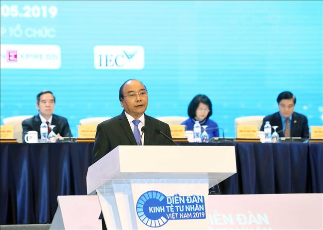 Trong ảnh: Thủ tướng Nguyễn Xuân Phúc phát biểu tại phiên toàn thể Diễn đàn Kinh tế tư nhân Việt Nam 2019. Ảnh: Thống Nhất – TTXVN