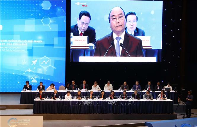Trong ảnh: Thủ tướng Nguyễn Xuân Phúc phát biểu tại phiên toàn thể Diễn đàn Kinh tế tư nhân Việt Nam 2019. Ảnh: Thống Nhất – TTXVN
