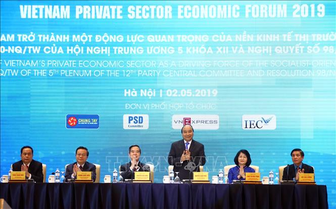 Trong ảnh: Thủ tướng Nguyễn Xuân Phúc và các đại biểu tại Diễn đàn Kinh tế tư nhân Việt Nam 2019. Ảnh: Thống Nhất – TTXVN
