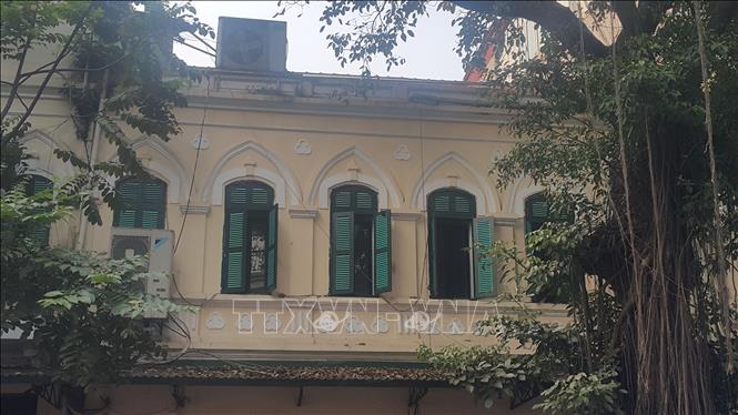 Trong ảnh: Tầng 2 ngôi nhà 16 phố Nhà Thờ được chỉnh trang lại tạo sự khang trang. Ảnh: Đinh Thuận - TTXVN
