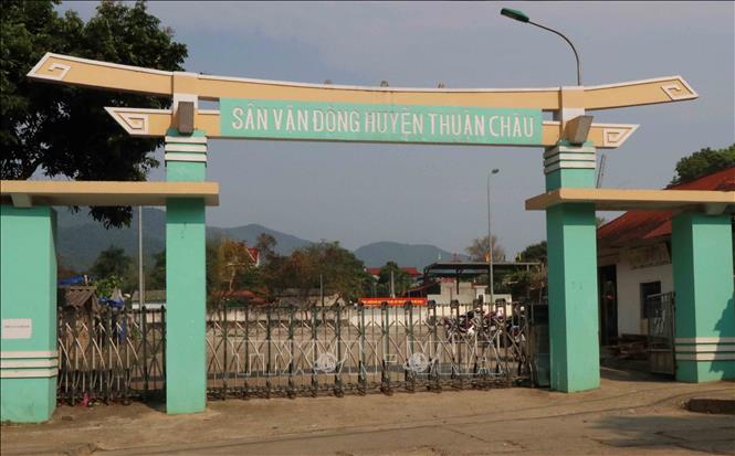 Trong ảnh: Sân vận động huyện Thuận Châu, tỉnh Sơn La - nơi đón Bác Hồ về thăm năm 1959. Ảnh: Nguyễn Cường - TTXVN