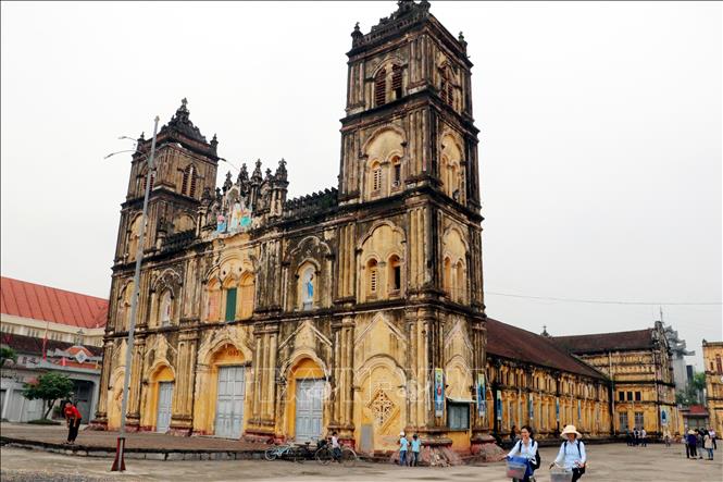 Trong ảnh: Nhà thờ chính tòa Bùi Chu, xã Xuân Ngọc, huyện Xuân Trường, tỉnh Nam Định. Ảnh: Văn Đạt - TTXVN

