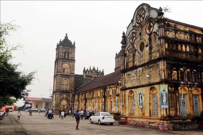 Trong ảnh: Nhà thờ chính tòa Bùi Chu, xã Xuân Ngọc, huyện Xuân Trường, tỉnh Nam Định. Ảnh: Văn Đạt - TTXVN

