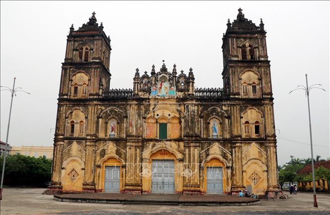 Trong ảnh: Nhà thờ chính tòa Bùi Chu, xã Xuân Ngọc, huyện Xuân Trường, tỉnh Nam Định. Ảnh: Văn Đạt - TTXVN

