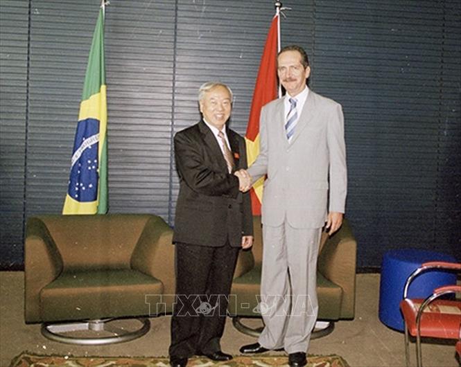 Trong ảnh: Ngày 7/3/2006, tại thủ đô Brasilia, Chủ tịch Hạ viện Brazil José Aldo Rebelo Figueiredo đón, hội đàm với Chủ tịch Quốc hội Nguyễn Văn An thăm hữu nghị chính thức Brazil. Ảnh: Trí Dũng - TTXVN